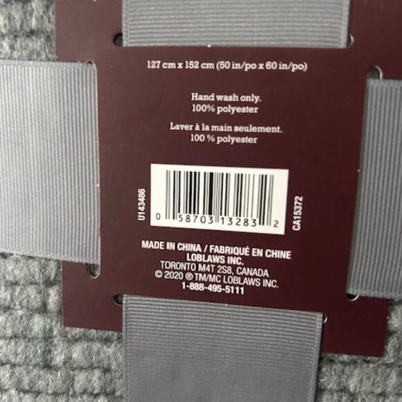 Gray Ribbed Sherpa Throw - NEW with tags - Picture 2 of 3